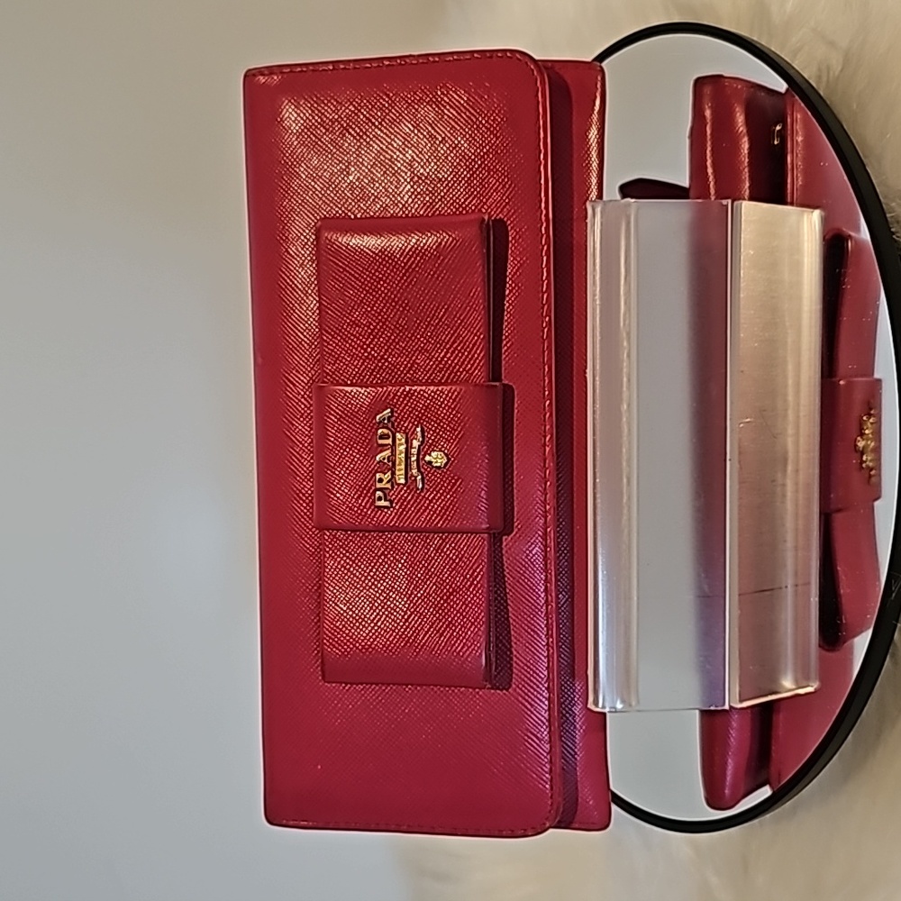 ✨️PRADA✨️ EUC Fushia Bow Wallet Saffiano Leather Continental Snapfront